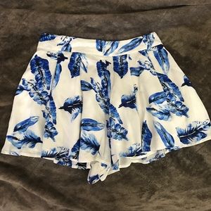 NWT Forever 21 White and Blue Shorts Size M